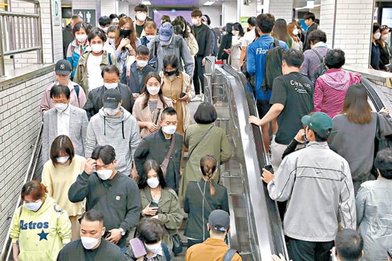 南韓最近7日的染疫人數嚴峻。（Getty Images圖片）