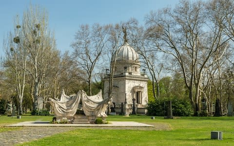 Kerepesi Cemetery - Credit: jacquesvandinteren