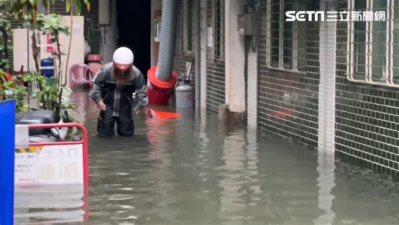 中西區赤崁里一共60名住戶因為淹水受到影響。（圖／翻攝畫面）