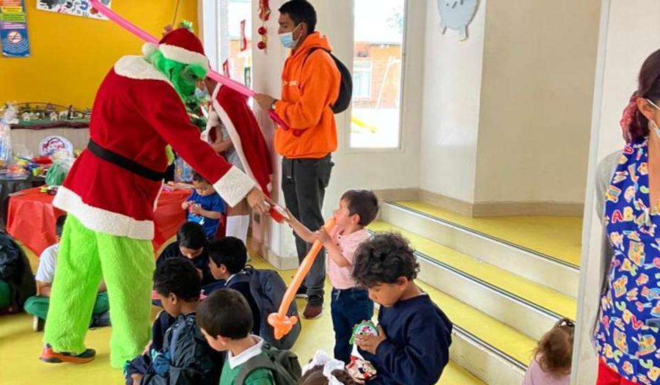 Donatón de regalos para niños en Bogotá. Imagen cortesía de SkyZone.