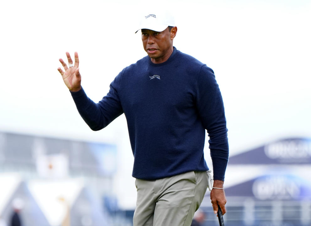 El golfista estadounidense Tiger Woods en el hoyo 16 durante el segundo día del Royal Troon Open en South Ayrshire, Escocia.  Fecha de la imagen: viernes 19 de julio de 2024. (Foto de Jane Barlow/PA Images a través de Getty Images)