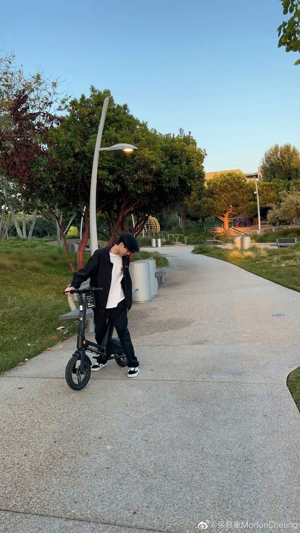 放假中的魔童去了踩單車。