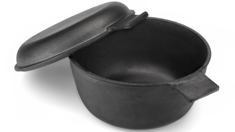 Cast iron Dutch oven