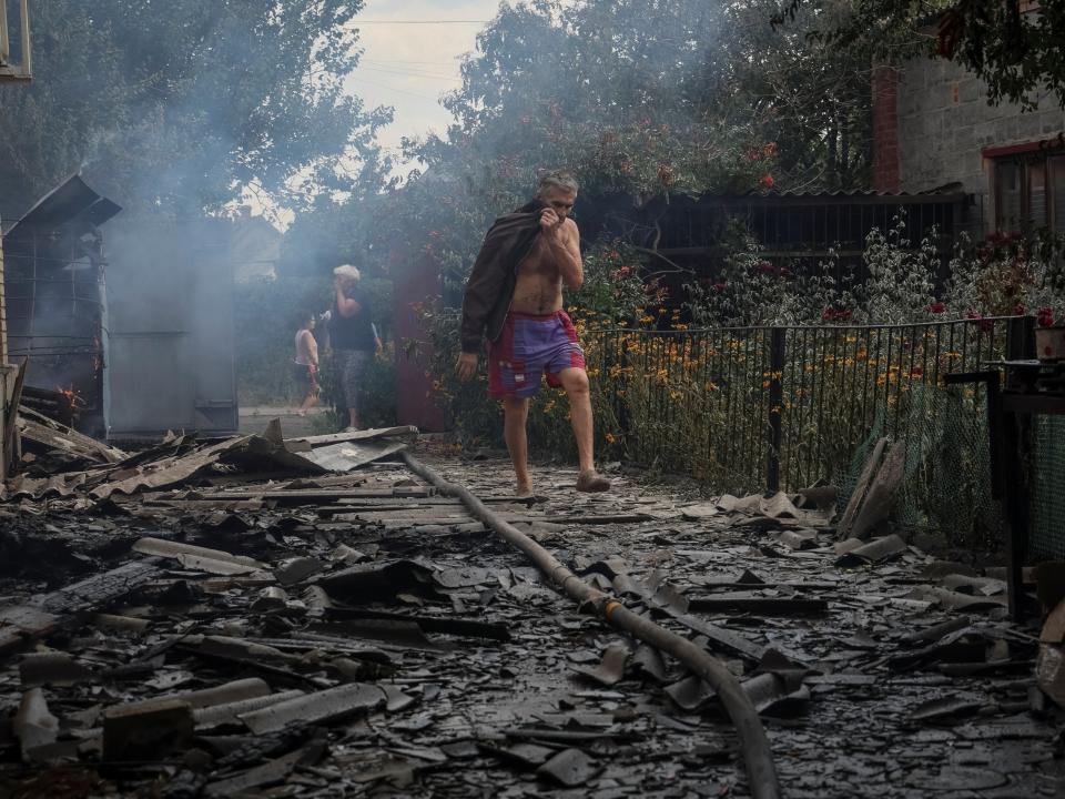 Houses burned after the Russian strike on Kostiantynivka (REUTERS)