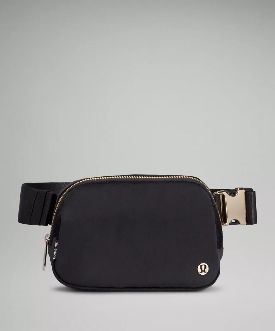 lululemon everywhere belt bag velour - black