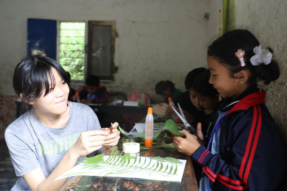 宜蘭岳明國中小七年級學生到尼泊爾進行服務學習。(岳明國中小提供)
