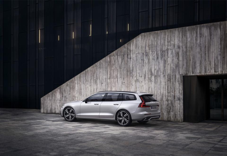 2021-volvo-s60-v60-mhev-phev