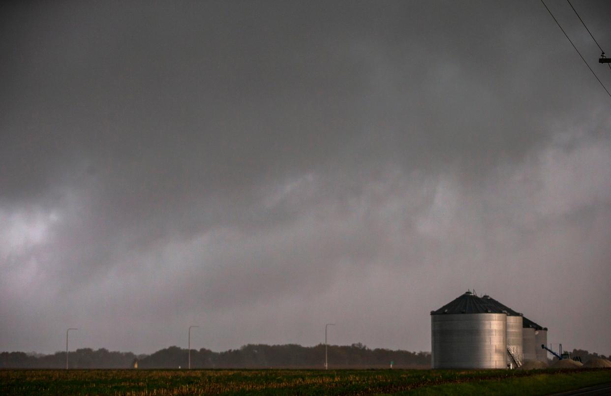 A tornado warned storm moves across County Road 15 1/2 just southeast of Ashland, Ill., Monday, October 11, 2021. [Justin L. Fowler/The State Journal-Register] 