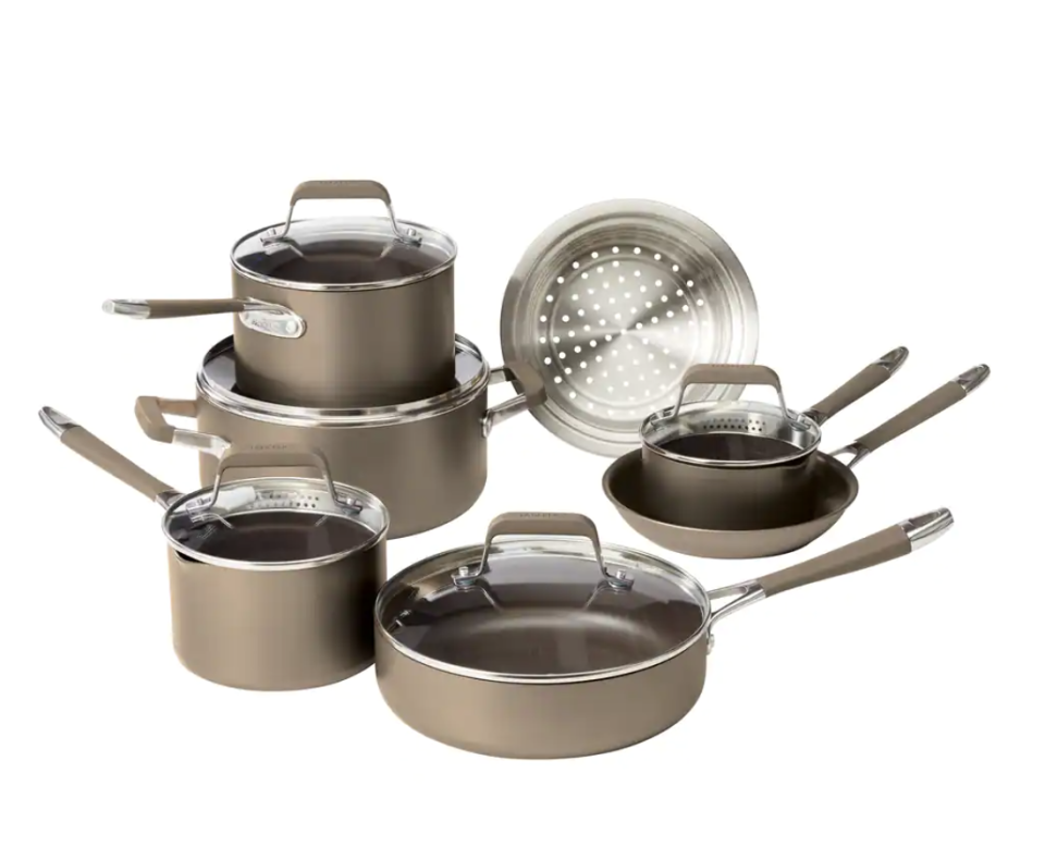 Classic Cookware Set (Photo via Canadian Tire)