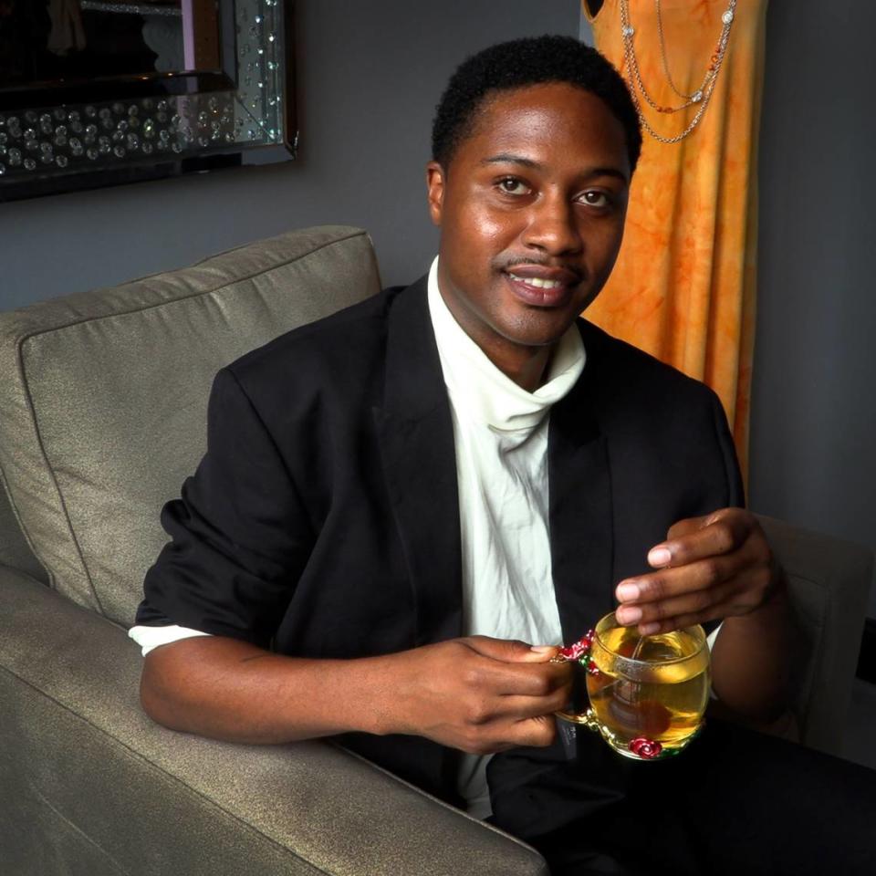 Columbus native Brandon Mitchell started a business called ĺmpetus specializing in tea bombs at the beginning of the COVID-19 pandemic. Mitchell’s tea bombs are made with tapioca syrup, pure rock candy sugar and African rooibos tea. They come in two sizes, miniature and large.