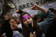 <p>Aunque la convocatoria de la huelga era tanto para hombres como para mujeres, los sindicatos pidieron que el protagonismo fuera femenino (AP Photo/Francisco Seco) </p>