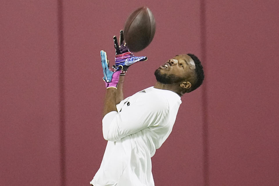 Oklahoma wide receiver Marvin Mims Jr. catches a pass during an NCAA college football pro day, Thursday, March 30, 2023, in Norman, Okla. (AP Photo/Sue Ogrocki)