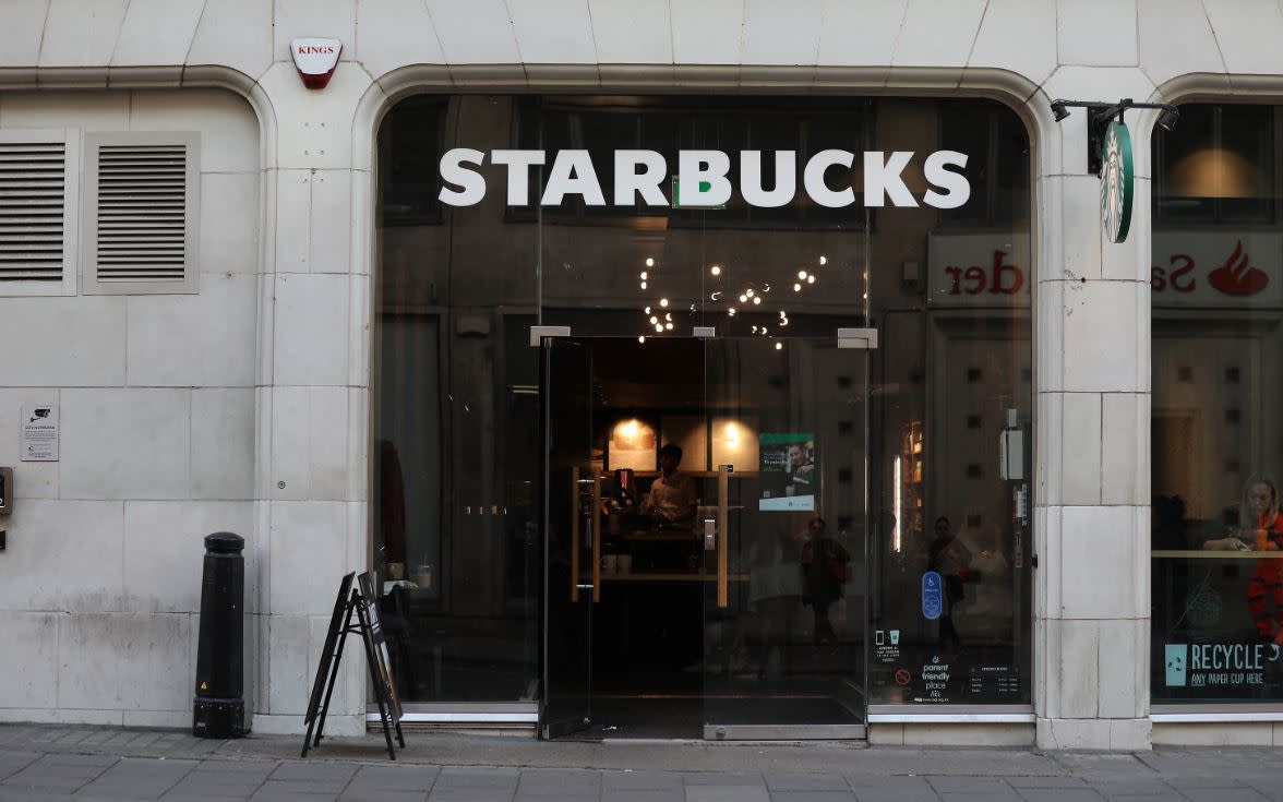 Starbucks blocks porn in cafes