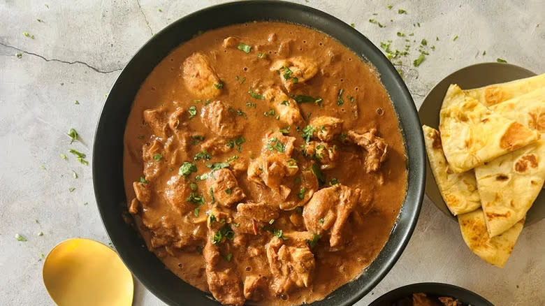 Crockpot butter chicken in bowl 