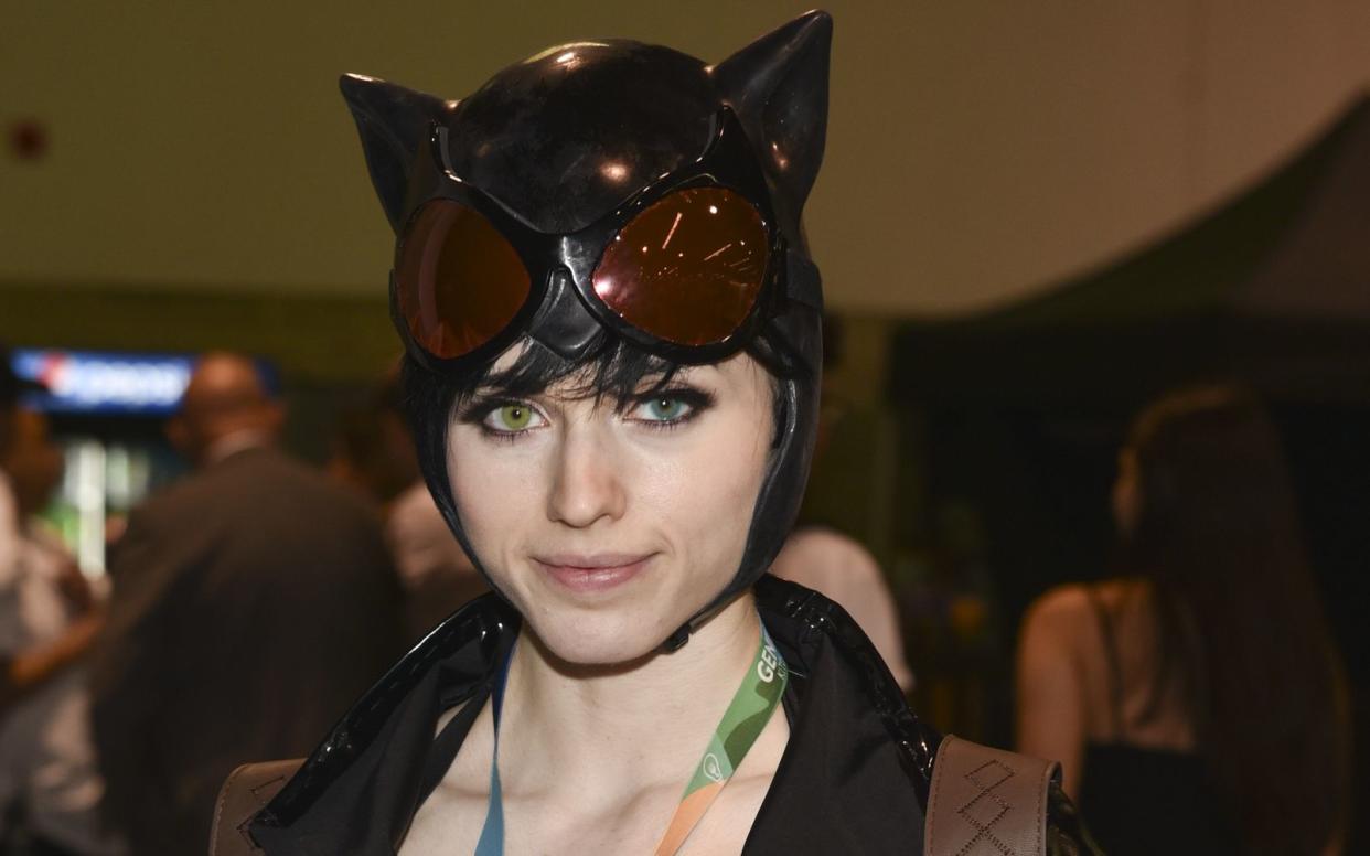 Ihre Karriere begann Amouranth als Cosplayerin, mittlerweile ist sie eine der größten Twitcherinnen der Welt. (Bild: 2017 Rodin Eckenroth / Getty Images)