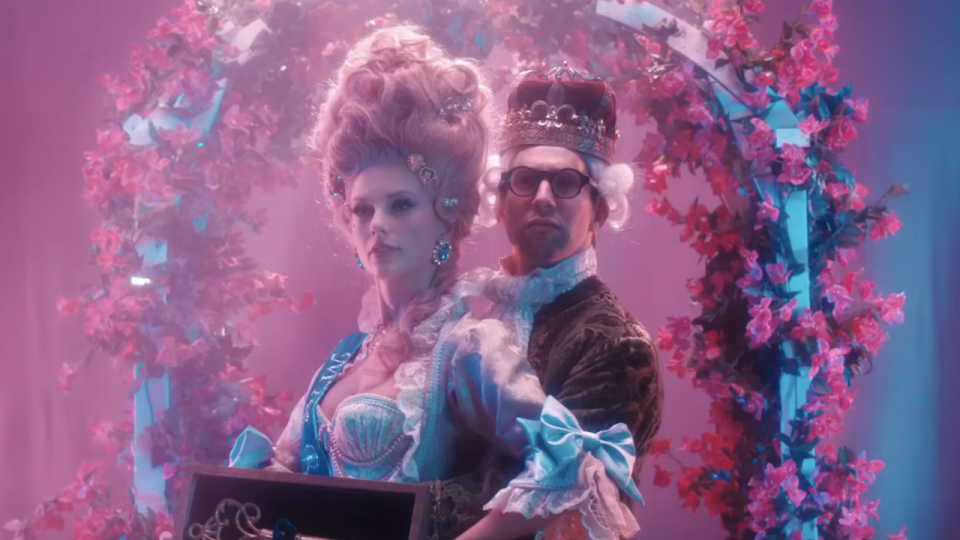 Taylor Swift and Jack Antonoff in Bejeweled music video