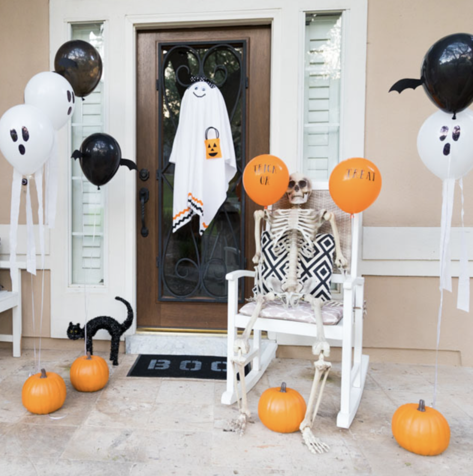 halloween porch décor