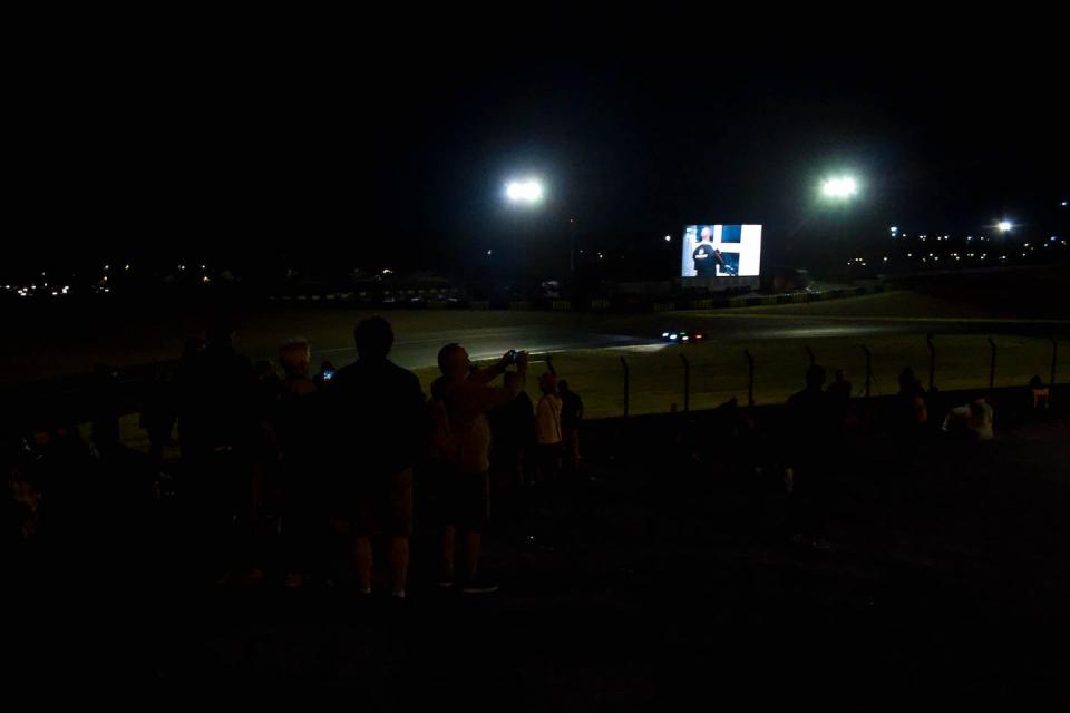 24 hours of le mans at night