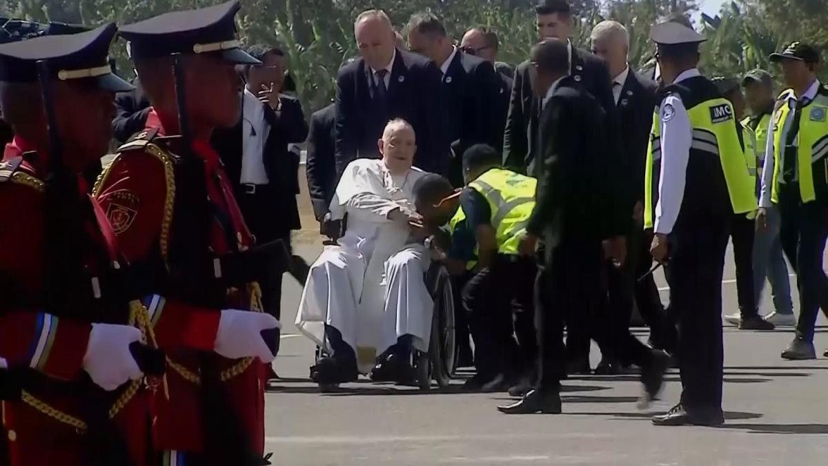 Pope Francis Concludes Asia Tour in Singapore