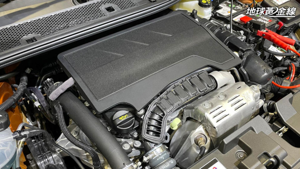 在新加坡車展所展出的動力為搭載1.2升渦輪增壓引擎的版本，可以提供129匹最大馬力。(攝影/ 林先本)
