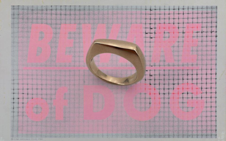 Repossi/ Robert Mapplethorpe Jetty ring with Untitled (Beware of Dog) - Robert Mapplethorpe Foundation./Robert Mapplethorpe Foundation