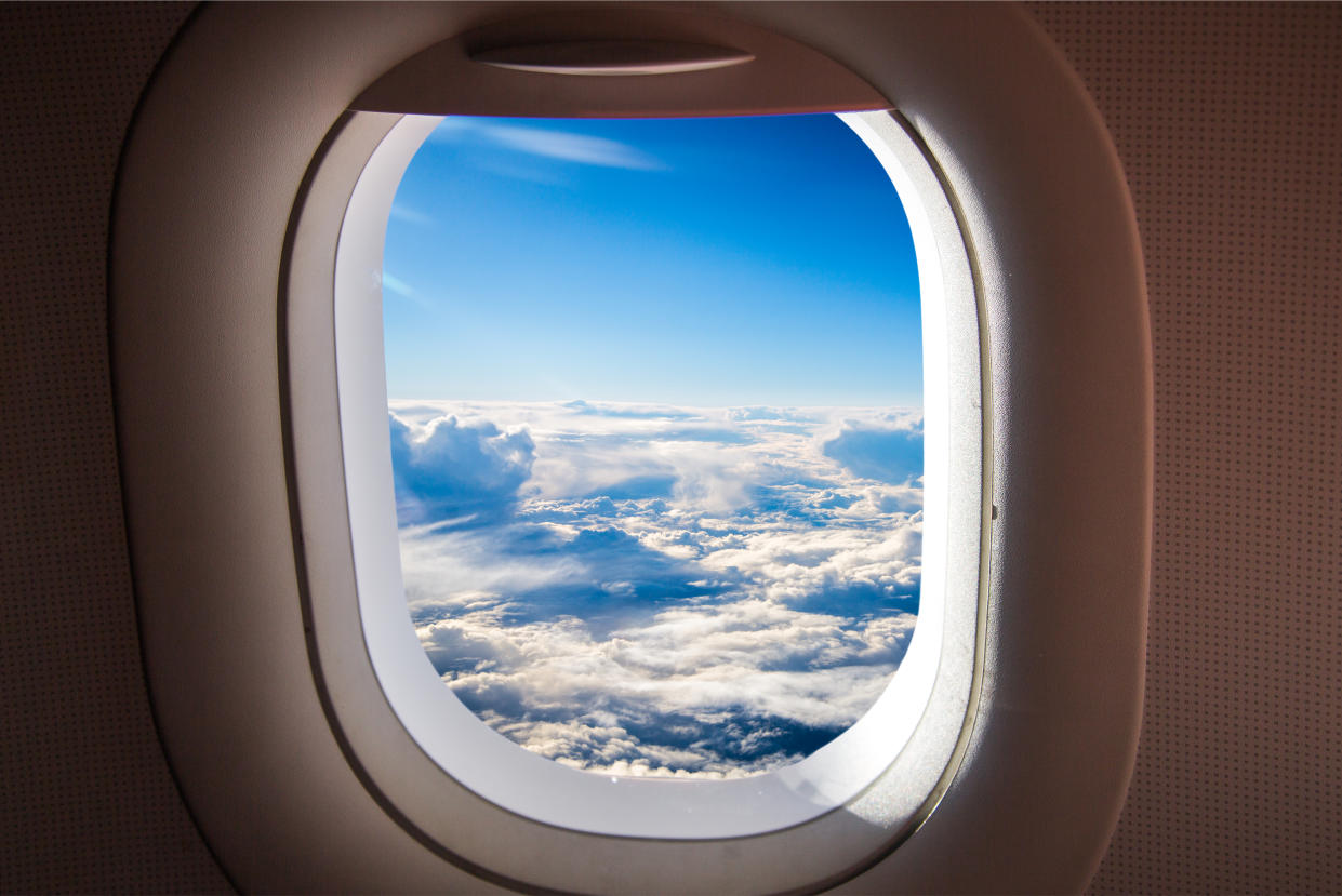 Eine Ryanair-Passagierin beschwerte sich online darüber, dass ihr Platz trotz Buchung kein Fenster hatte. Das Flugunternehmen konterte mit Humor
