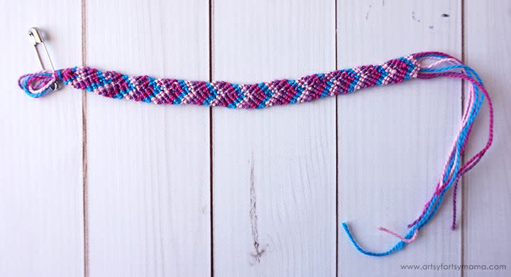 5) Chevron Friendship Bracelet Pattern