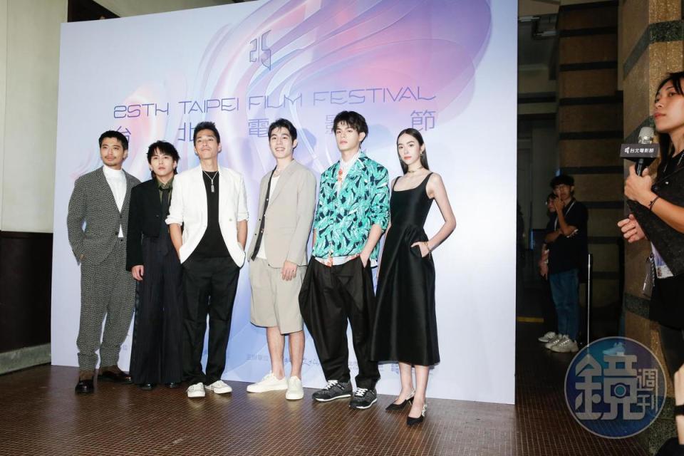 藍正龍率《成功補習班》主要演員侯彥西、巫建和、詹懷雲、邱以太、林奕嵐出席首映會。