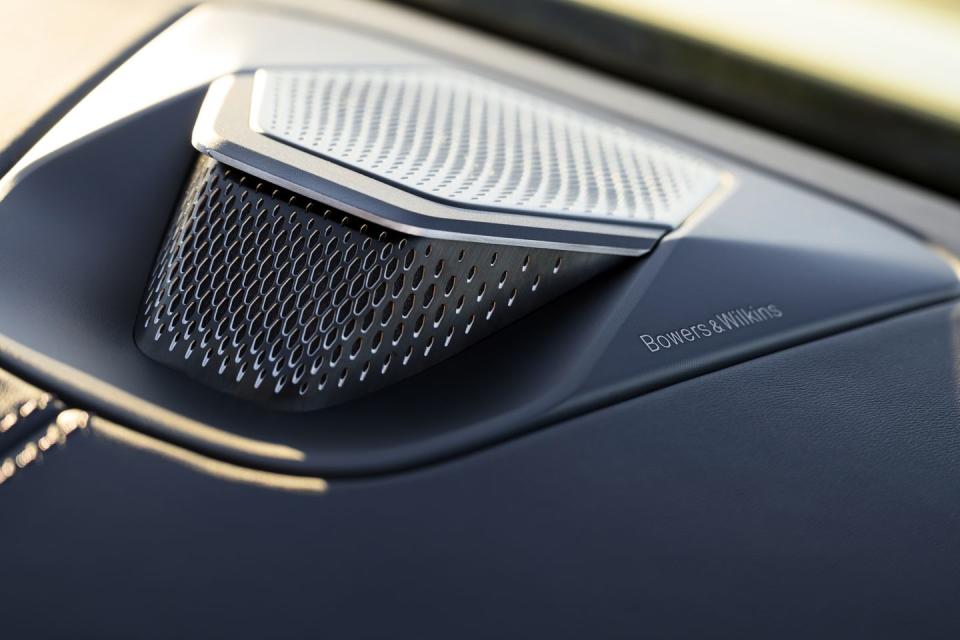 2025 aston martin vantage reveal images