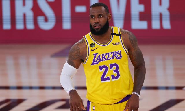 LeBron James changing uniform number back to 23: report