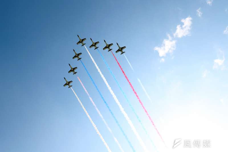 20170919-空軍花蓮基地將於本周六對外開放，今天上午進行全兵力預校。圖為空軍雷虎小組編隊飛行。（蘇仲泓攝）