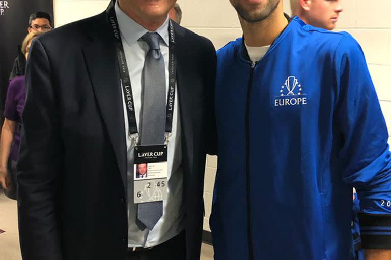José Luis Clerc junto a NOvak Djokovic, en los pasillos del US Open