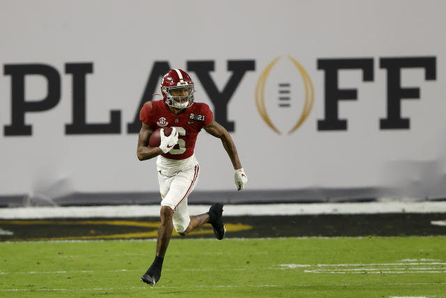 Eagles Make Trade to Select WR DeVonta Smith with No. 10 Pick