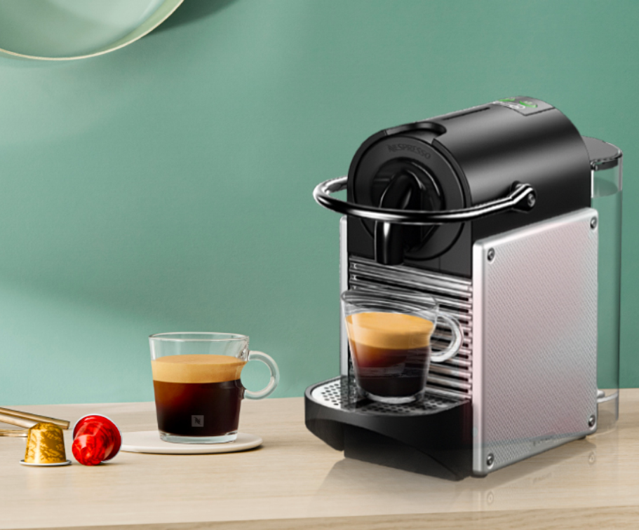 Nespresso EN124SAECA Pixie Espresso Machine with Aeroccino. Image via Amazon.