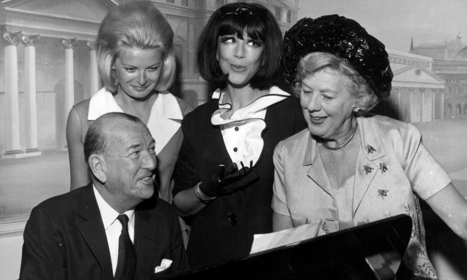 Fenella Fielding with No&#xeb;l Coward and other stars of High Spirits in 1964