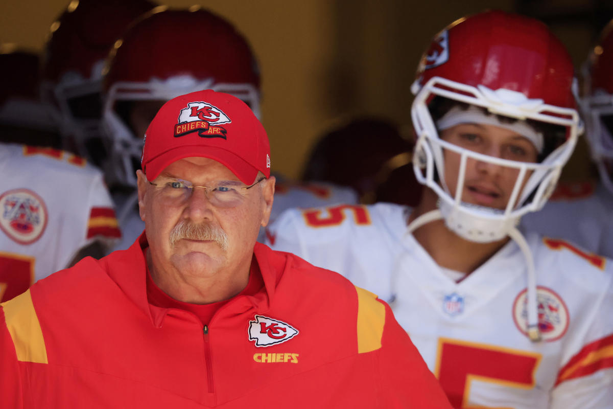 Isiah Pacheco Popped in the Biggest Game of His KC Chiefs Career Thus Far -  Sports Illustrated Kansas City Chiefs News, Analysis and More