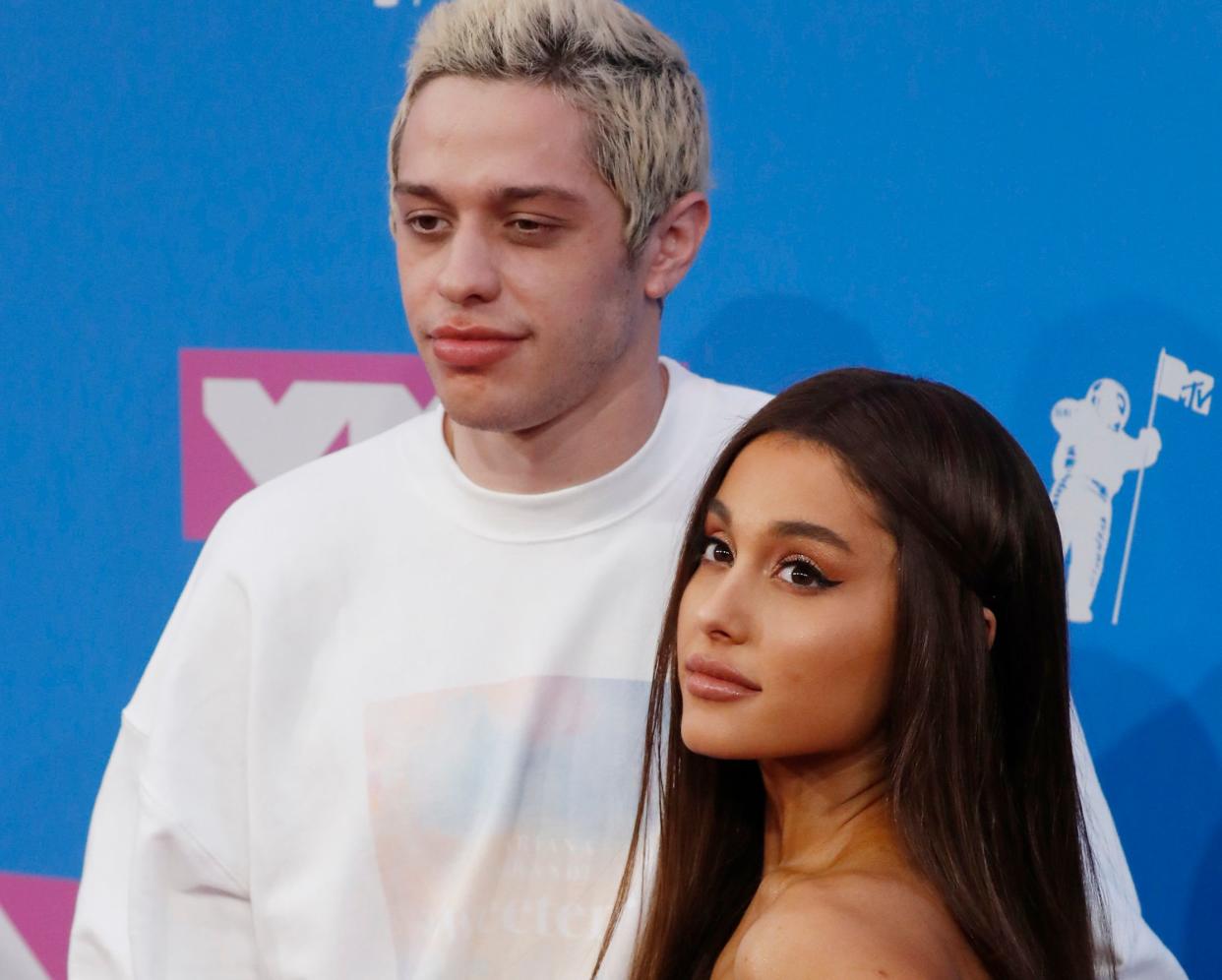 Pete Davidson and Ariana Grande arrive at the 2018 MTV Video Music Awards.&nbsp; (Photo: Andrew Kelly / Reuters)