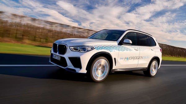 BMW iX5 Hydrogen氫燃料領航測試車隊啟動，2023 年將投入產業服