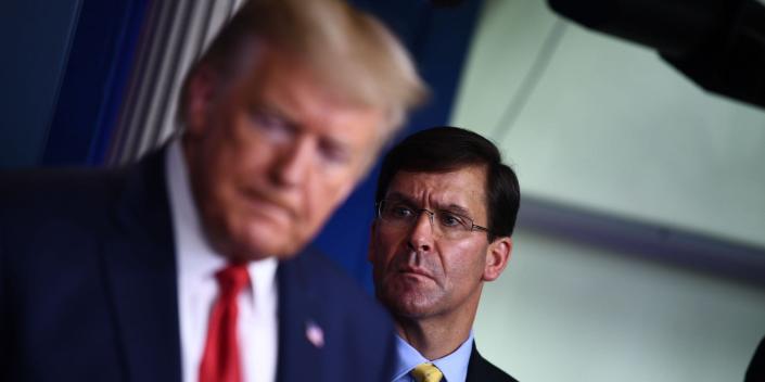 Donald Trump et Mark Esper