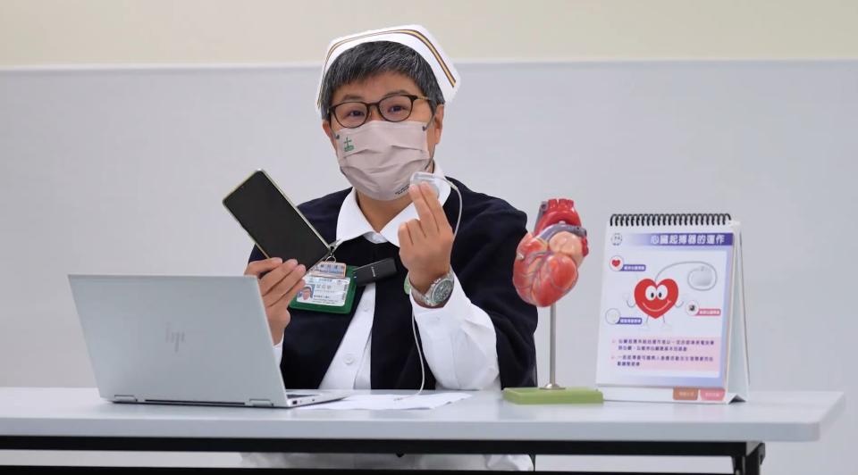 九龍東醫院聯網心臟科顧問護師梁苑華比喻心臟起搏器為一部智能手機。