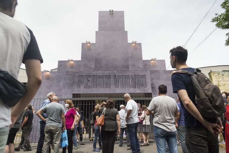 Se inaugura "Perón Volvió", feria temática en el Dorrego