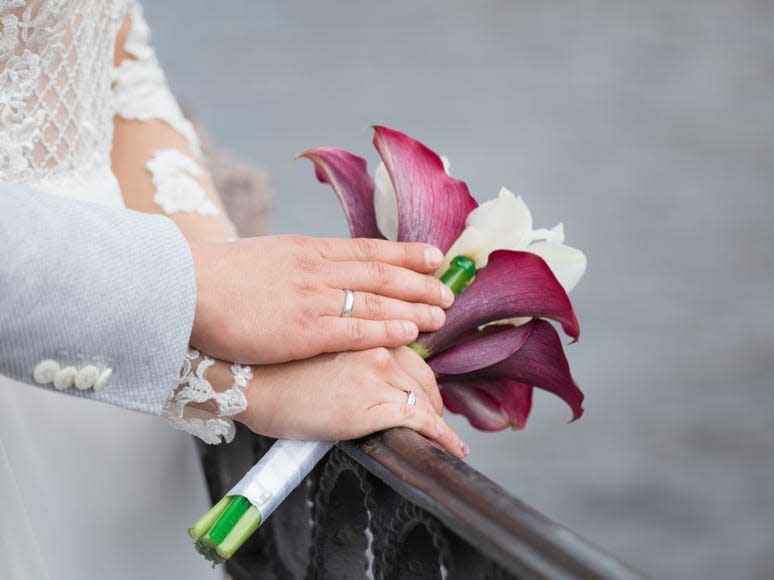 wedding bouquet calla lilies