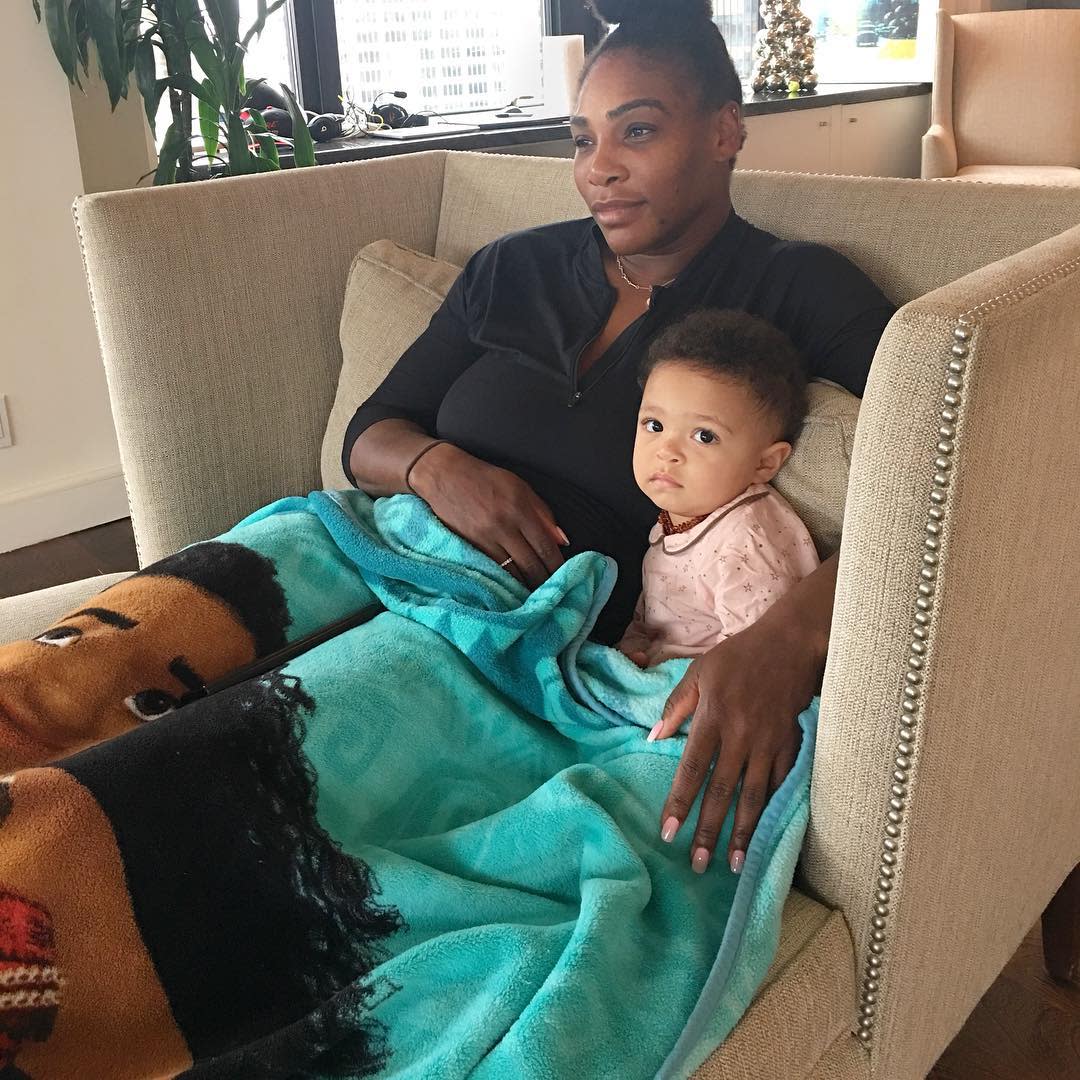 Serena Williams junto a su hijita en casa. <a href="https://www.instagram.com/serenawilliams/?hl=en" rel="nofollow noopener" target="_blank" data-ylk="slk:Foto: Serena Williams/Instagram;elm:context_link;itc:0;sec:content-canvas" class="link ">Foto: Serena Williams/Instagram</a>