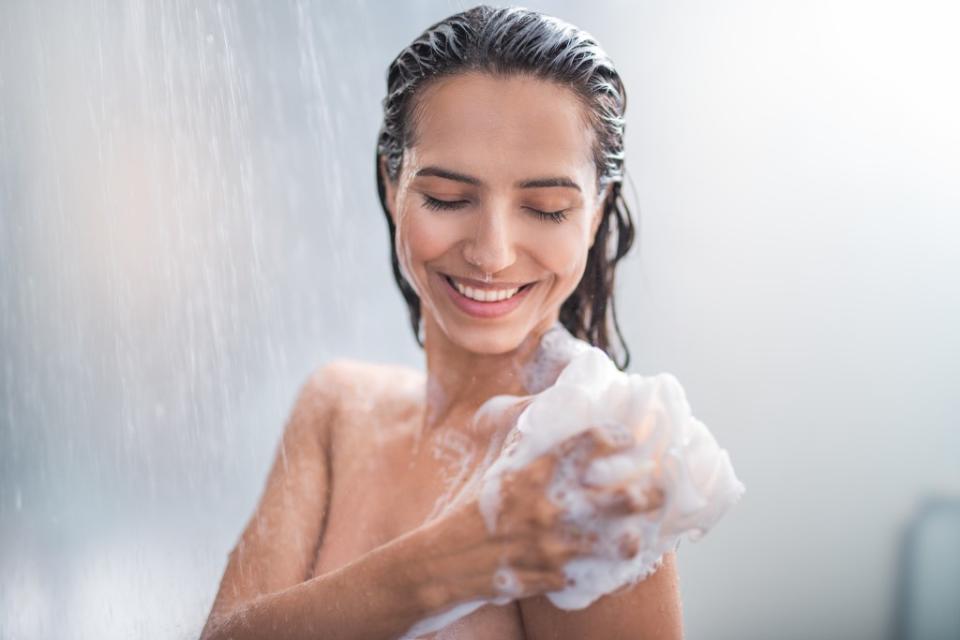 Keep your showers short, your water lukewarm and keep your bathroom door closed, the doc advises in the video. Yakobchuk Olena – stock.adobe.com