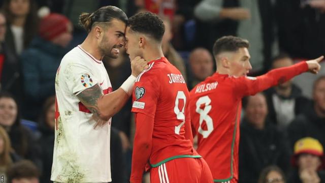 Nottingham Forest 0-2 Tottenham Hotspur: Ten-man visitors underline  top-four aspirations with win at City Ground - BBC Sport