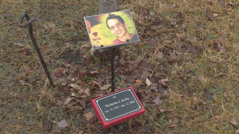 P.E.I. memorial remembers victims of Bathurst, N.B., basketball team crash