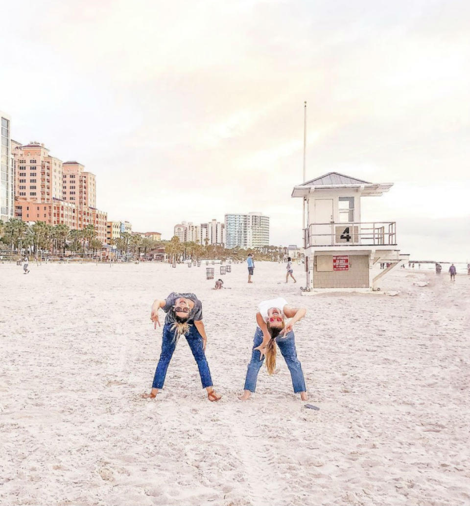 <p>Los lectores de USA Today votaron Clearwater Beach como el mejor pueblo playero de Florida y ahora también puede presumir de tener la mejor playa de Estados Unidos para los usuarios de TripAdvisor. (Foto: Instagram / <a rel="nofollow noopener" href="https://www.instagram.com/p/BuaAggQhRK-/" target="_blank" data-ylk="slk:@heycaitlyntorres;elm:context_link;itc:0;sec:content-canvas" class="link ">@heycaitlyntorres</a>). </p>