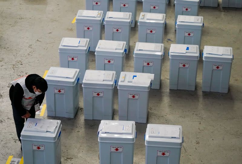 Vote counts in the parliamentary elections in Seoul