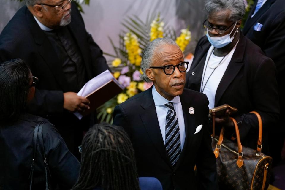 El reverendo Sharpton en un servicio conmemorativo para Ruth Whitfield, que fue asesinada en la masacre de Búfalo en mayo (Copyright 2022 The Associated Press. Todos los derechos reservados)