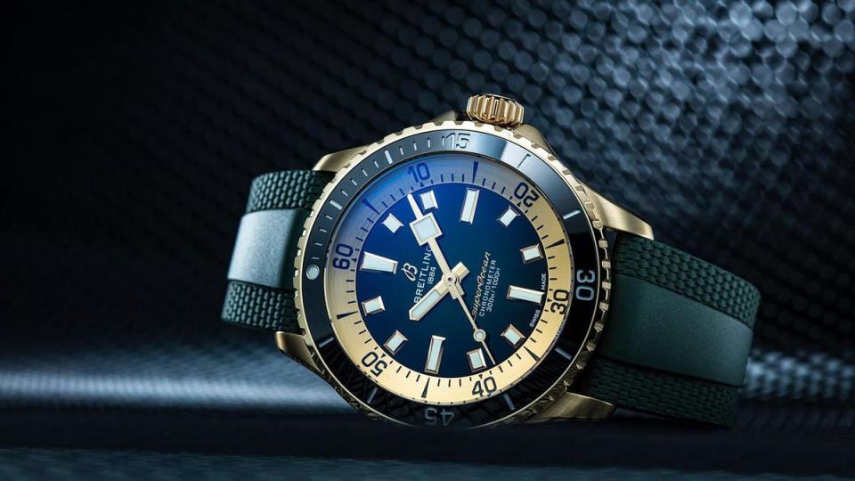 百年靈BREITLING Superocean 42 青銅材質潛水錶，定價約NT$165,000